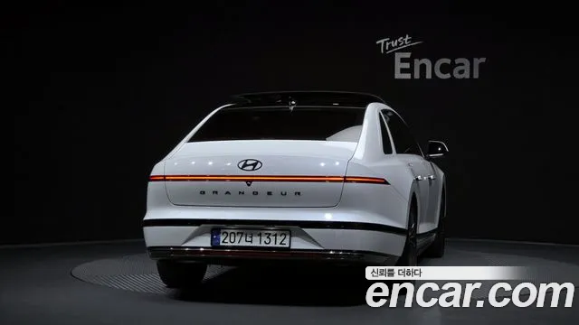 Hyundai Grandeur GN7 — Фото автомобиля 4