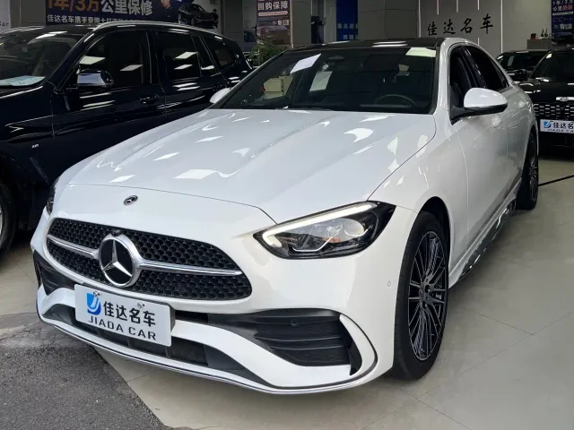Фотография автомобиля — Mercedes-Benz C-Class