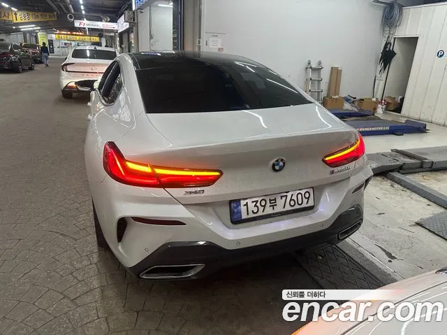 BMW 8 Series G15 — Фото автомобиля 4