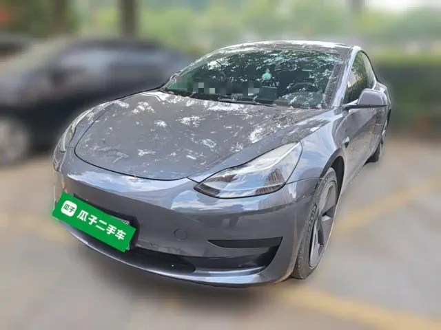 Фотография автомобиля — Tesla Model 3