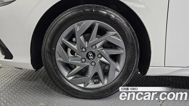 Hyundai AVANTE Smart — Фото автомобиля 5