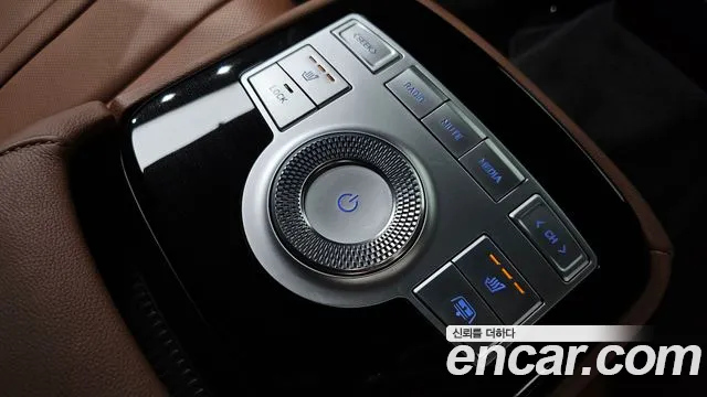 Genesis G80 Бензин 3.5 турбо AWD — Фото автомобиля 30