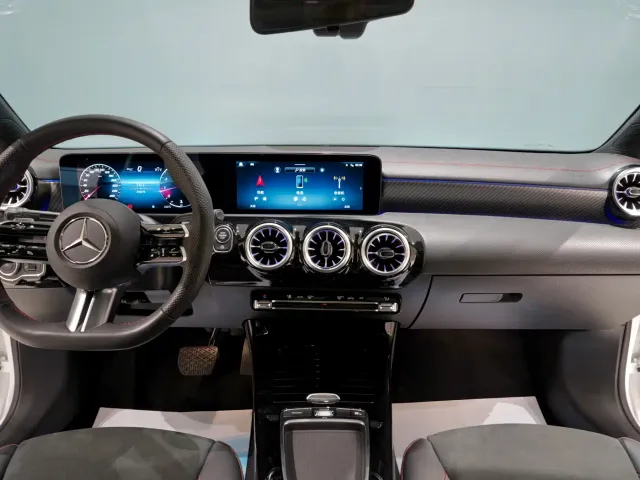 Mercedes-Benz A-Class — Фото автомобиля 5