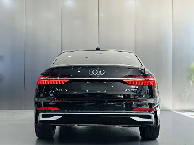 Audi A6L — Фото автомобиля 16