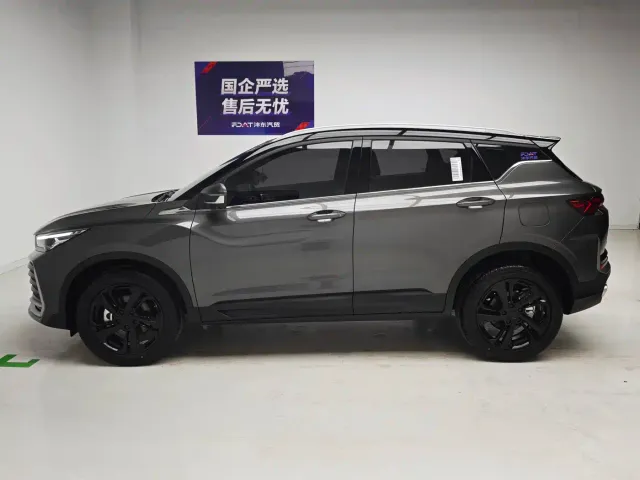 Geely Binyue — Фото автомобиля 9