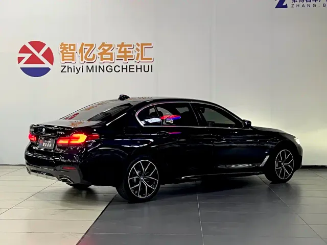 BMW 5 Series — Фото автомобиля 4