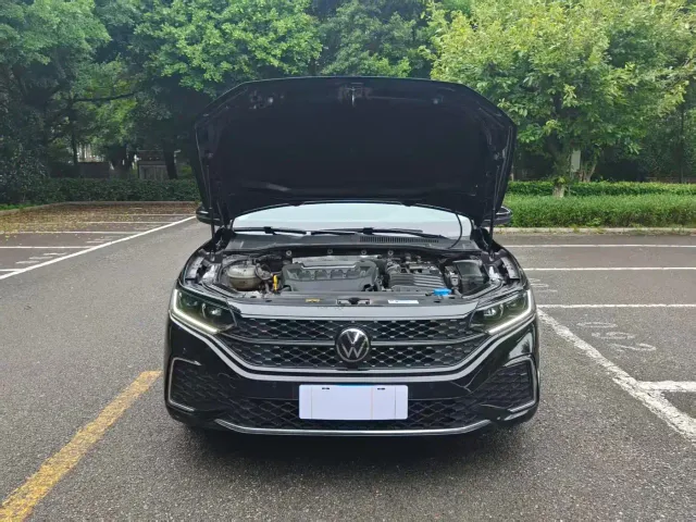 Volkswagen Passat — Фото автомобиля 14
