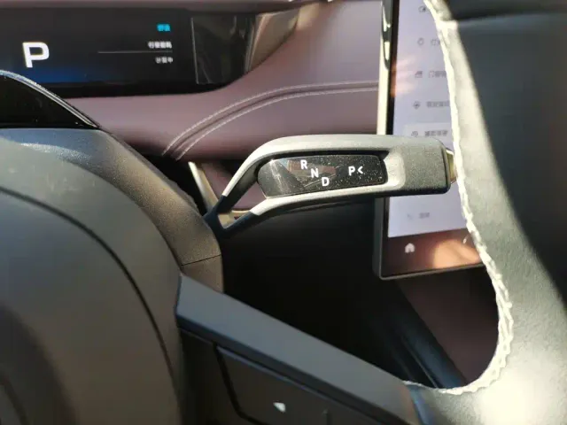Xiaomi SU7 — Фото автомобиля 10