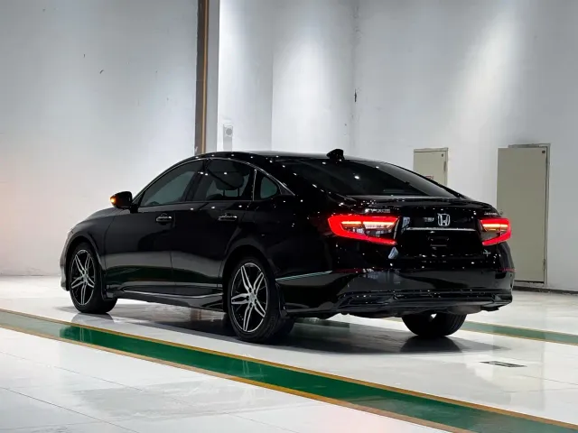 Honda Accord — Фото автомобиля 6
