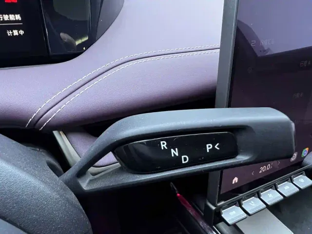 Xiaomi SU7 — Фото автомобиля 23
