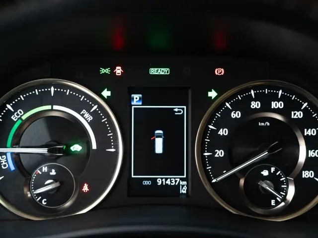 Toyota Alphard — Фото автомобиля 6