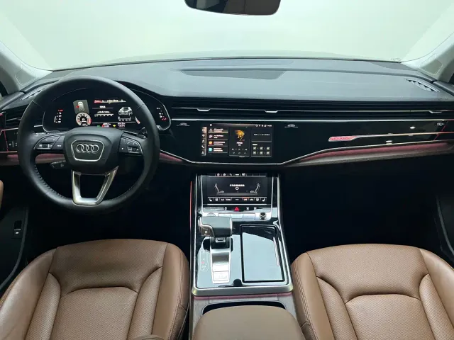 Audi Q7 — Фото автомобиля 6