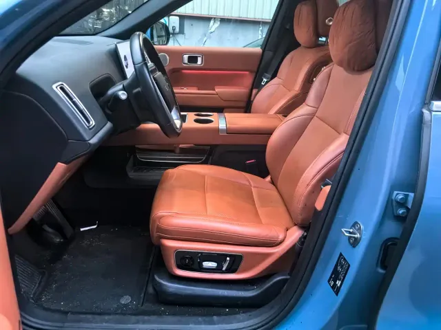 Li Auto L9 — Фото автомобиля 9