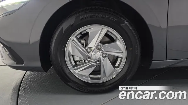 Hyundai Avante CN7 — Фото автомобиля 4