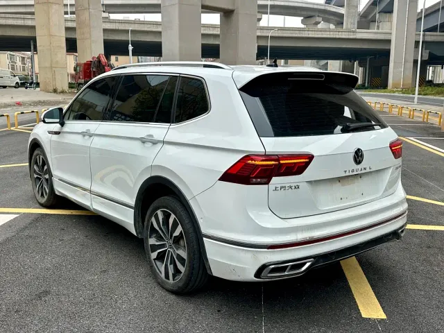 Volkswagen Tiguan L — Фото автомобиля 13