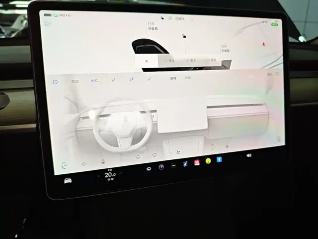 Tesla Model Y — Фото автомобиля 12