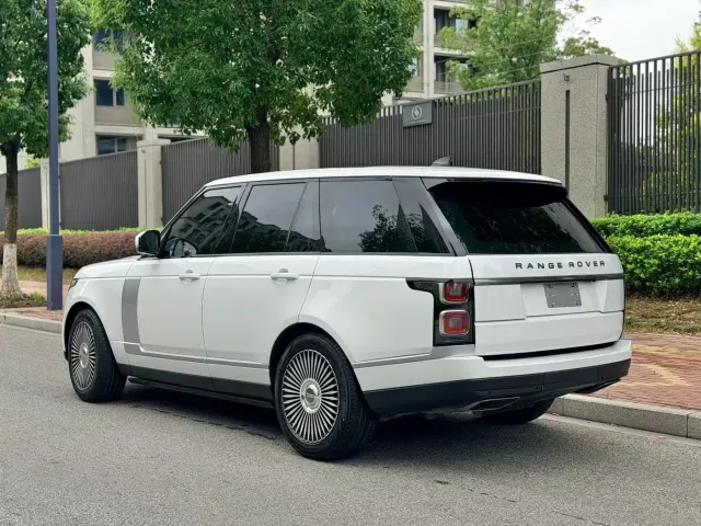 Land Rover Range Rover — Фото автомобиля 13