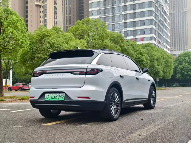 Leapmotor C11 — Фото автомобиля 7