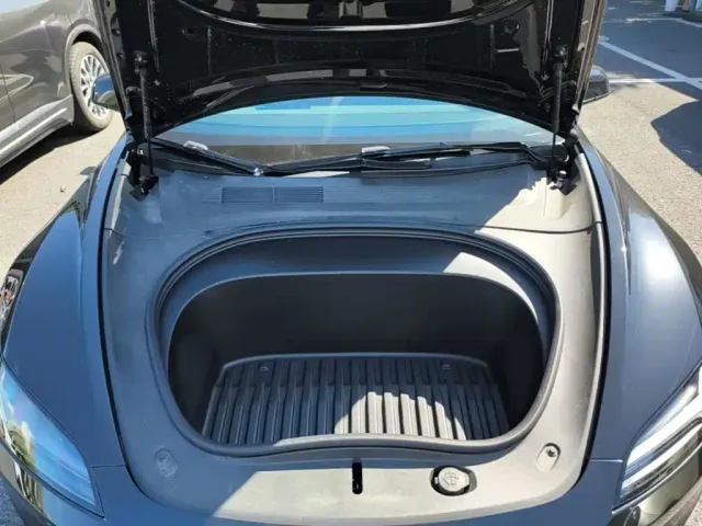 Tesla Model 3 — Фото автомобиля 19