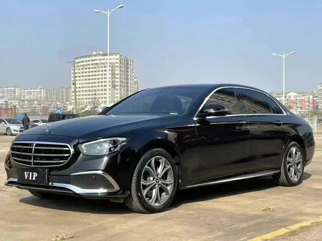 Фотография автомобиля — Mercedes-Benz E-Class