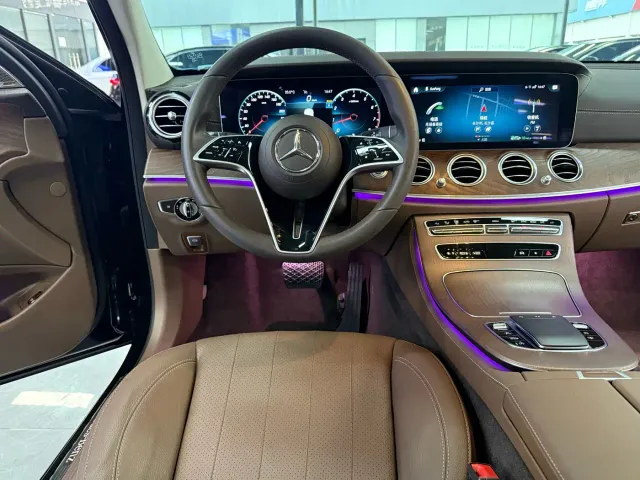 Mercedes-Benz E-Class — Фото автомобиля 7