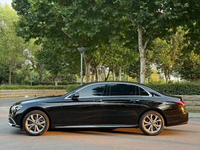 Mercedes-Benz E-Class — Фото автомобиля 9