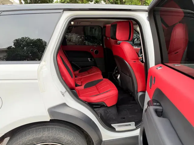 Land Rover Range Rover Sport 2022 3.0 L6 Gloss Black Edition — Фото автомобиля 22