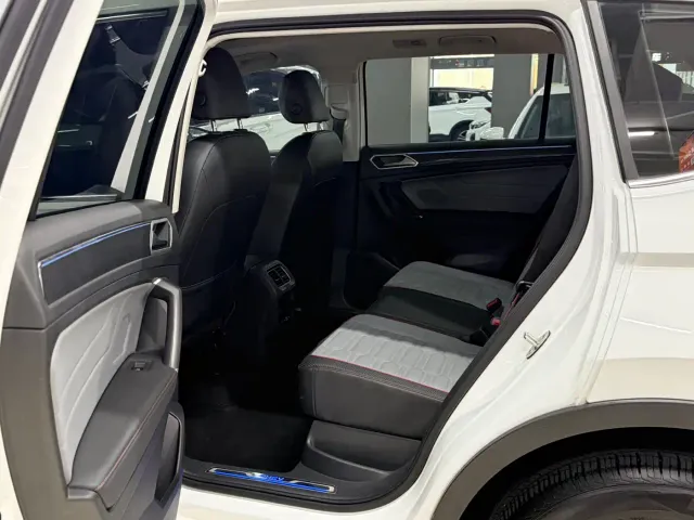 Volkswagen Tiguan L PHEV — Фото автомобиля 12