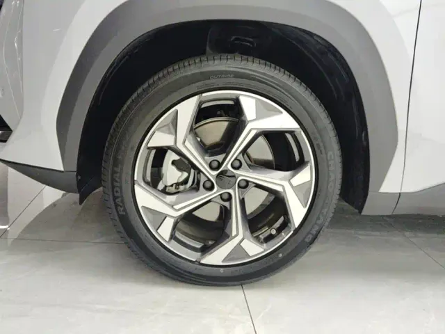 Geely Boyue L — Фото автомобиля 6