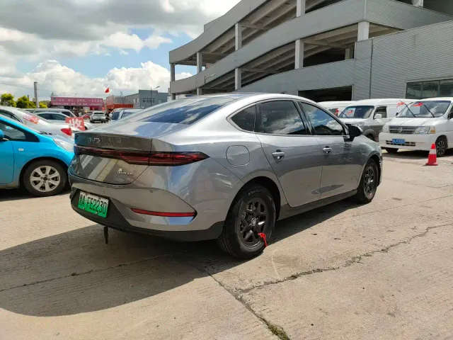 BYD Qin PLUS — Фото автомобиля 10