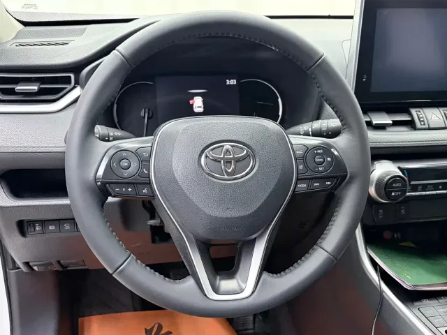 Toyota RAV4 — Фото автомобиля 10