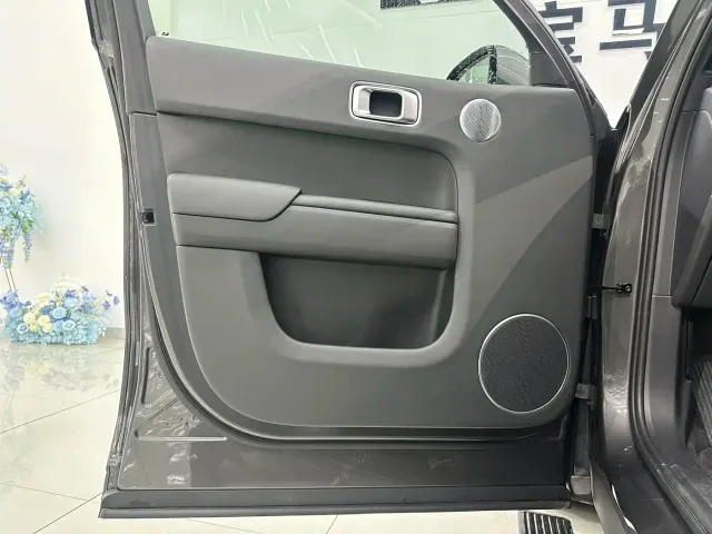 Li Auto L9 — Фото автомобиля 20