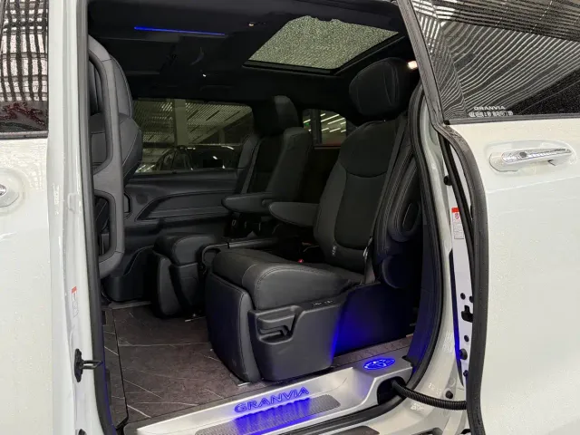 Toyota Granvia — Фото автомобиля 12