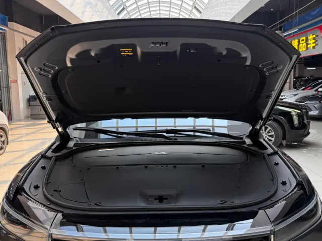 Li Auto ONE — Фото автомобиля 12