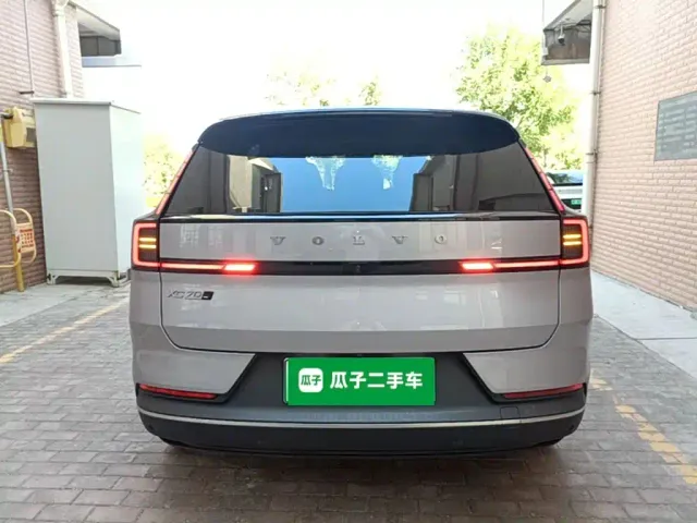 Volvo XC70 Plug-in Hybrid — Фото автомобиля 5