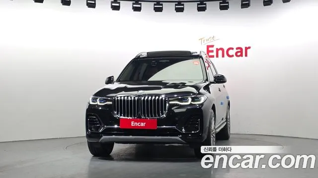 BMW X7 — Фото автомобиля 3