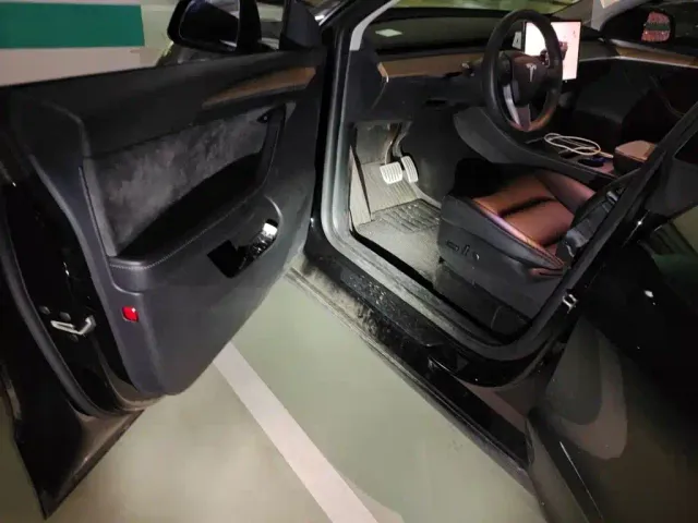 Tesla Model Y — Фото автомобиля 17