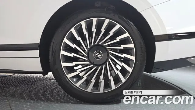 Hyundai Grandeur GN7 — Фото автомобиля 6
