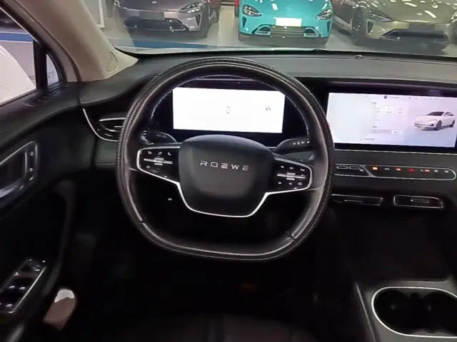 Roewe D7 — Фото автомобиля 10