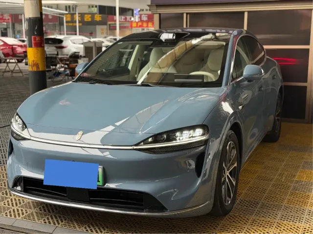 Фотография автомобиля — Luxeed R7