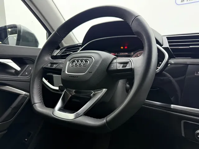Audi Q3 — Фото автомобиля 14