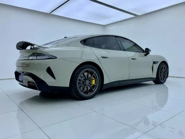 Xiaomi SU7 — Фото автомобиля 5