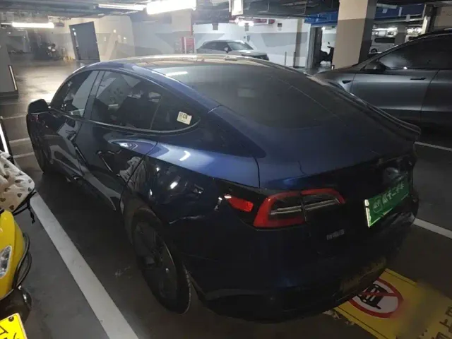 Tesla Model 3 — Фото автомобиля 4