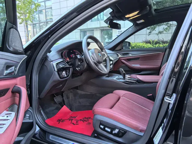 BMW 5 Series — Фото автомобиля 11