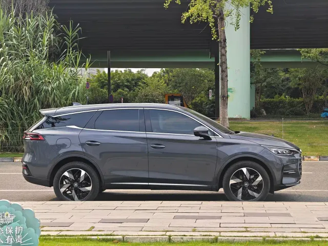 BYD Tang — Фото автомобиля 4
