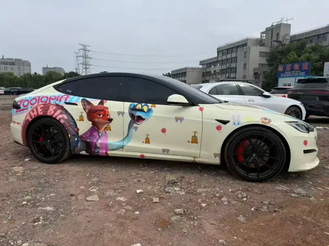 Tesla Model S — Фото автомобиля 4