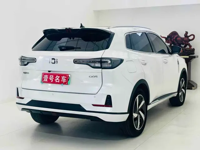 Changan Qiyuan Q05 — Фото автомобиля 4