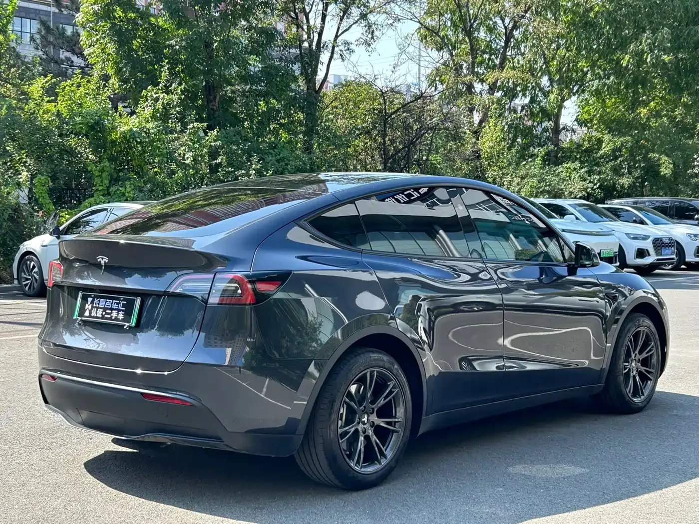 Tesla Model Y 2024 Rear-Wheel Drive Version — Фото автомобиля 5