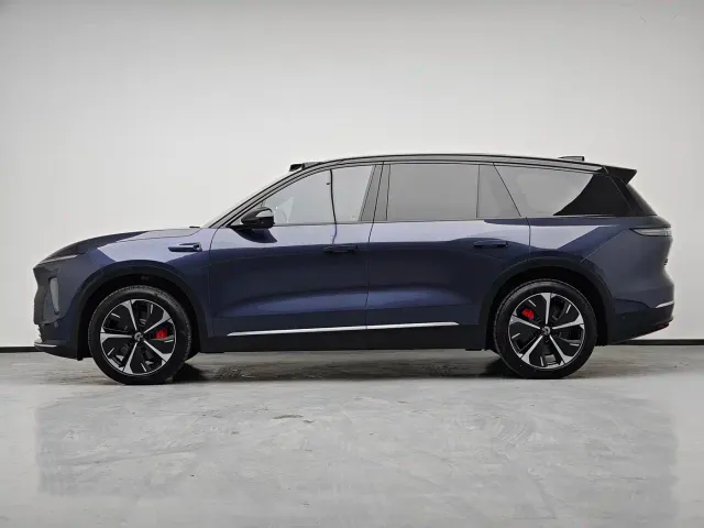 Nio ES8 — Фото автомобиля 8