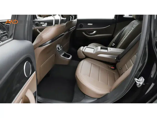 Mercedes-Benz E-Class — Фото автомобиля 7